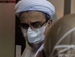 Habib Rizieq Jalani Sidang Vonis Kasus Kerumunan Hari Ini