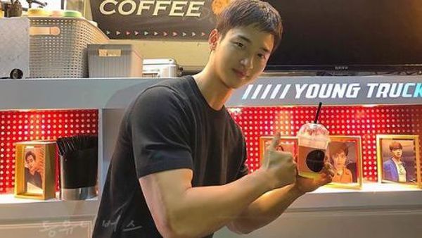 10 Momen Jang Dong Yoon Joseon Exorcist Saat Kulineran