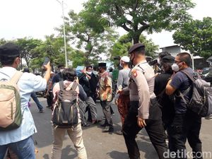 Pengacara soal Simpatisan HRS Diamankan Polisi: Kami Tak Menyuruh Datang