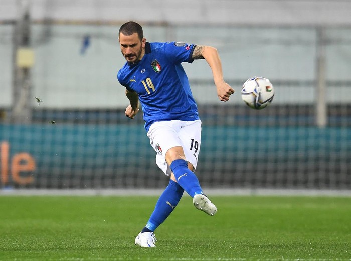 PARMA, ITALY - MARCH 25:  Leonardo Bonucci of Italy in action during the FIFA World Cup 2022 Qatar qualifying match between Italy and Northern Ireland on March 25, 2021 in Parma, Italy. Sporting stadiums around Italy remain under strict restrictions due to the Coronavirus Pandemic as Government social distancing laws prohibit fans inside venues resulting in games being played behind closed doors. (Photo by Claudio Villa/Getty Images)