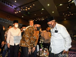 Menag Yaqut Cholil Ajak Mahasiswa UINSA Teladani Dakwah Moderat Sunan Ampel