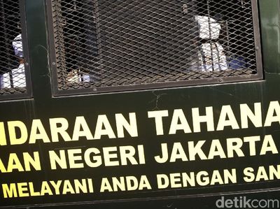 Momen Habib Rizieq Tiba di PN Jaktim