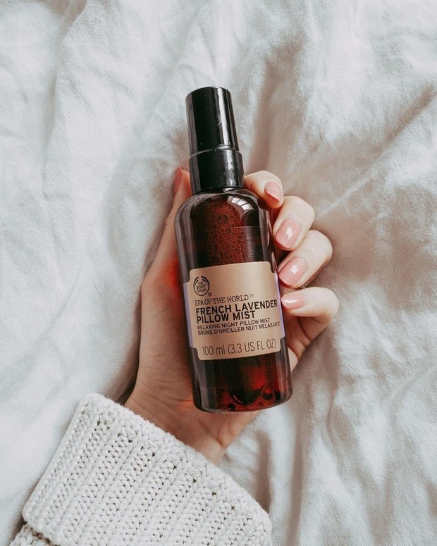 Sleeping Spray Beraroma Lavender yang Bikin Tidur Nyenyak dan Bebas Nyamuk