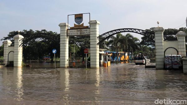 Penampakan Kantor Dishub Kota Bandung yang Terendam Banjir