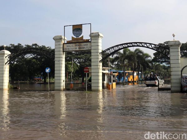 Penampakan Kantor Dishub Kota Bandung yang Terendam Banjir