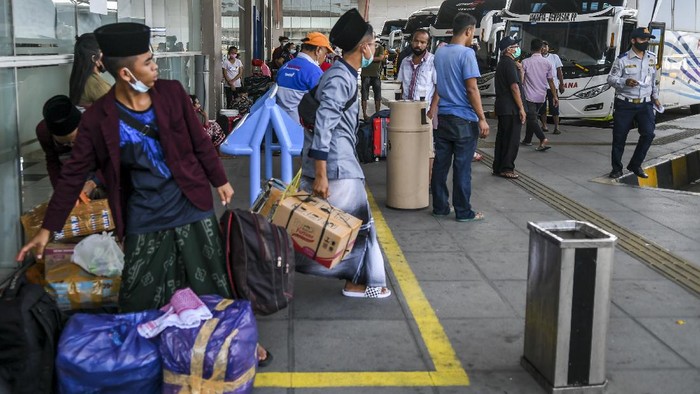 Alasan Pemerintah Larang Balik Kampung Idul Fitri 2021 Alasan Pemerintah Larang Balik Kampung Idul Fitri Alasan Pemerintah Larang Balik Kampung Idul Fitri 2021