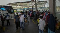 Pemerintah Larang Mudik Lebaran, Terminal Pulogebang Tetap Ramai