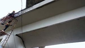 Perawatan Kolong Flyover Tol Halim Perdakusuma