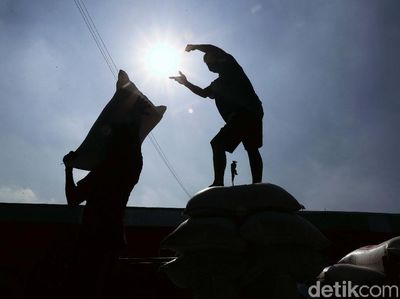 Geliat Pasar Induk Cipinang di Tengah Polemik Impor Beras