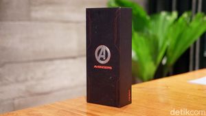 Intip Isi Kotak Oppo Reno5 Marverl Avengers Edition Harga Rp 5,7 Juta