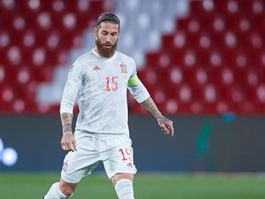 Spanyol Vs Yunani: Sergio Ramos Kok Cuma Main Satu Babak?