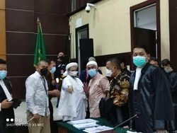 Kala Hakim Melerai Ribut-ribut Rizieq Vs Jaksa di Persidangan