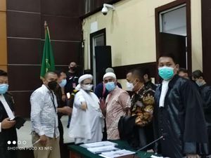 Saat Habib Rizieq Bawa-bawa Azab untuk Aparat Bila Tak Tobat Saat Habib Rizieq Bawa-bawa Azab untuk Aparat Bila Tak Tobat