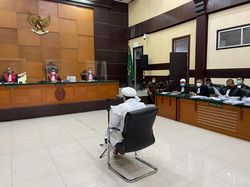 Eksepsi Habib Rizieq di Kasus Swab Palsu RS Ummi Bogor Ditolak!