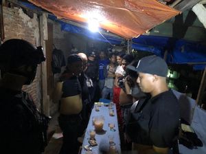 Polisi Bubarkan Pesta Miras di Makassar, 5 Jerigen Miras Diamankan