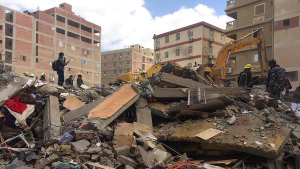 5 Orang Tewas Imbas Apartemen Roboh di Mesir