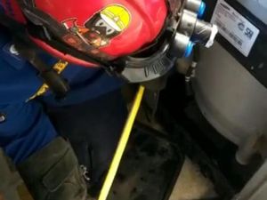 Ular Masuk Mesin Cuci Warga di Jaktim Ular Masuk Mesin Cuci Warga di Jaktim