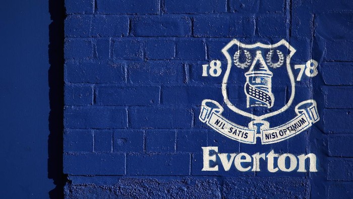 LIVERPOOL, ENGLAND - NOVEMBER 05:  The Everton logo is seen outside the stadium prior to the Premier League match between Everton and Watford at Goodison Park on November 5, 2017 in Liverpool, England.  (Photo by Alex Livesey/Getty Images)