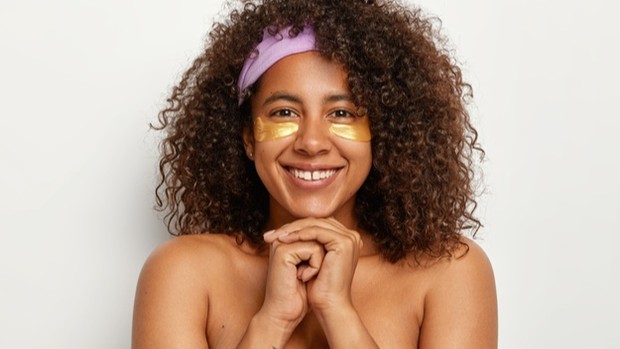 Ilustrasi perawatan kantung mata.