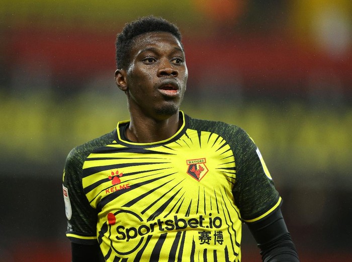 WATFORD, ENGLAND - JANUARY 19: Ismaïla Sarr of Watford in action during the Sky Bet Championship match between Watford and Barnsley at Vicarage Road on January 19, 2021 in Watford, England. Sporting stadiums around the UK remain under strict restrictions due to the Coronavirus Pandemic as Government social distancing laws prohibit fans inside venues resulting in games being played behind closed doors. (Photo by Richard Heathcote/Getty Images)