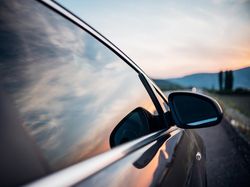 Ketua DPRD Sumbar Tolak Beli Mobil Dinas Baru: Tidak Ada Urgensinya