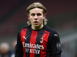 Calhanoglu ke Hauge: Bertahanlah di AC Milan!