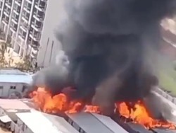 Kebakaran di Tangerang, Petugas Damkar Sempat Pingsan Gegara Hirup Asap