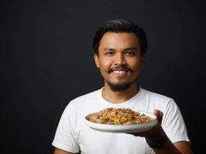 Chef Tiarbah dan Chef Mario Sukses Bisnis Nasi Goreng, Ini Menu Andalannya