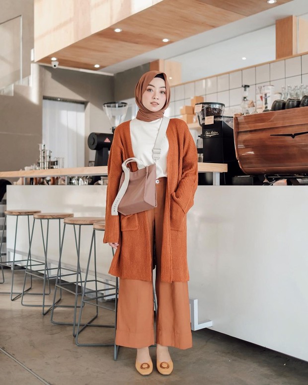 Long cardigan/instagram.com/meiraniap/ Long cardigan