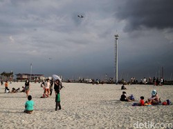 4 Hal Unik Seputar Pantai Pasir Putih PIK