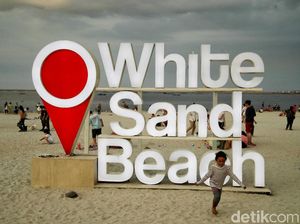 13 Kawasan Wisata di Pantai Indah Kapuk, Main di Pantai-Kulineran