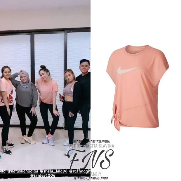 Nagita Slavina menggunakan tshirt nike saat workout/instagram.com/fashion_nagitaslavina
