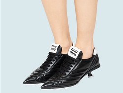 Rilis Sepatu Bola Pakai Heels, Brand Miu Miu Banjir Ejekan