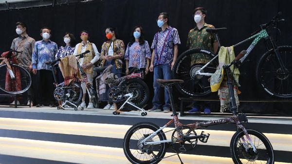 Sepeda Motif Batik Karya Anak Bangsa Ini Raih Rekor MURI Lho