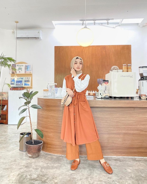 Tunik terracotta/instagram.com/meiraniap/ Tunik terracotta