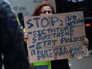 12 Orang Ini Dalang Konten Anti Vaksin COVID-19 Sedunia