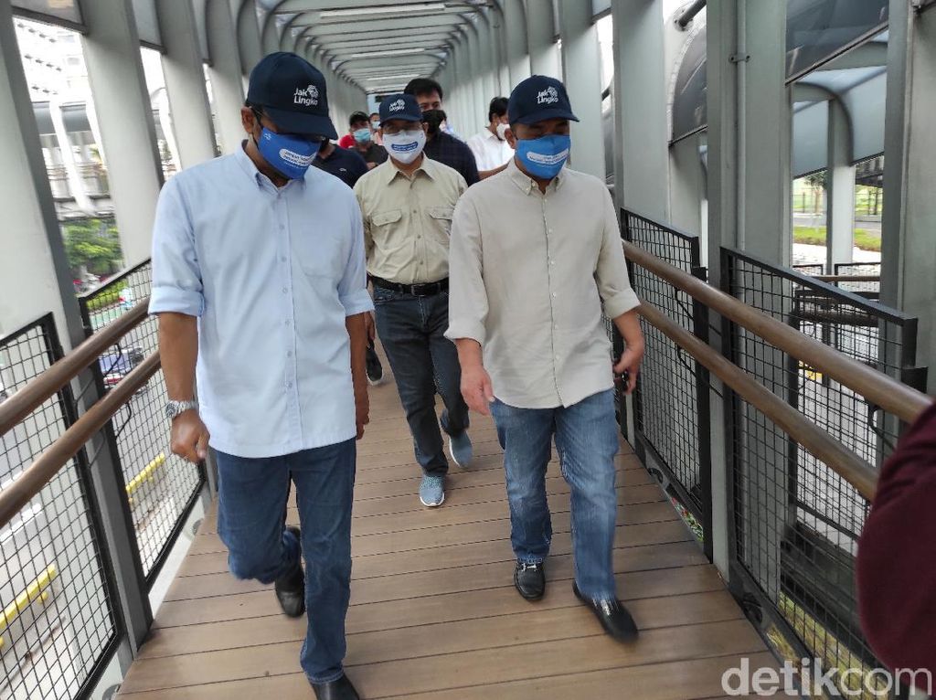 Periksa Kebersihan, Wagub DKI Datangi Langsung 3 JPO di Jakarta Periksa Kebersihan, Wagub DKI Datangi Langsung 3 JPO di Jakarta