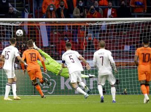 Gol Indah Berghuis Saat Belanda Tundukkan Latvia