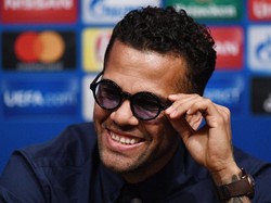 Balik ke Barcelona, Dani Alves Cuma Digaji Rp 16 Ribu?