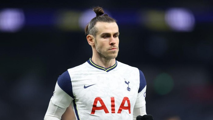 LONDON, ENGLAND - MARCH 07:  Gareth Bale of Tottenham Hotspurs looks on during the Premier League match between Tottenham Hotspur and Crystal Palace at Tottenham Hotspur Stadium on March 07, 2021 in London, England. Sporting stadiums around the UK remain under strict restrictions due to the Coronavirus Pandemic as Government social distancing laws prohibit fans inside venues resulting in games being played behind closed doors. (Photo by Julian Finney/Getty Images)