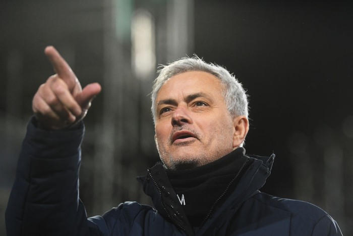 Jose Mourinho LONDON, ENGLAND - MARCH 04: Jose Mourinho, Manager of Tottenham Hotspur reacts during the Premier League match between Fulham and Tottenham Hotspur at Craven Cottage on March 04, 2021 in London, England. Sporting stadiums around the UK remain under strict restrictions due to the Coronavirus Pandemic as Government social distancing laws prohibit fans inside venues resulting in games being played behind closed doors. (Photo by Neil Hall - Pool/Getty Images)