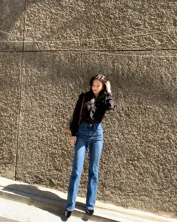 Kemeja polos dan celana jeans/instagram.com/_imyour_joy_ Kemeja polos dan celana jeans