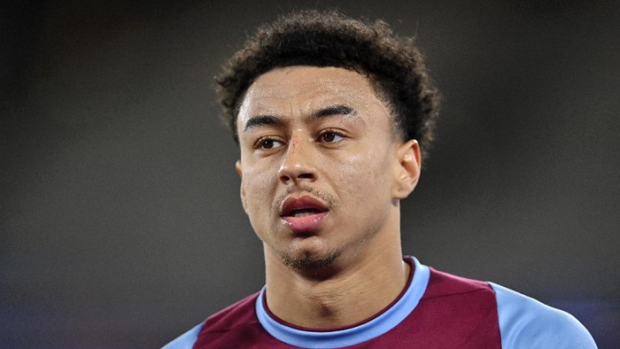 LONDON, ENGLAND - FEBRUARY 15: Jesse Lingard of West Ham looks on during the Premier League match between West Ham United and Sheffield United at London Stadium on February 15, 2021 in London, England. Sporting stadiums around the UK remain under strict restrictions due to the Coronavirus Pandemic as Government social distancing laws prohibit fans inside venues resulting in games being played behind closed doors. (Photo by Justin Setterfield/Getty Images)