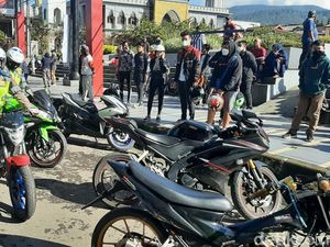 Puluhan Motor Knalpot Bising yang Akan Sunmori di Lembang Kena Razia