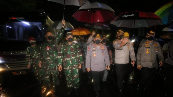 Potret Panglima TNI-Kapolri Datangi Lokasi Ledakan Bom di Makassar