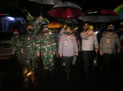 Potret Panglima TNI-Kapolri Datangi Lokasi Ledakan Bom di Makassar