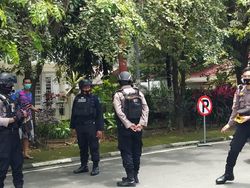 Polri Sebut Pelaku Bom Bunuh Diri di Makassar 2 Orang Pakai Motor