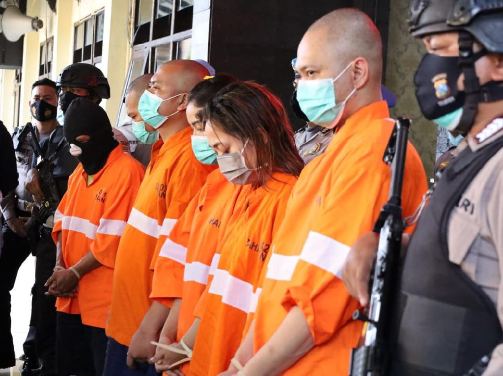 Terjerat Narkoba, Gaji Kepala Dinas Pangan Kota Malang Dipotong 50 Persen Terjerat Narkoba, Gaji Kepala Dinas Pangan Kota Malang Dipotong 50 Persen