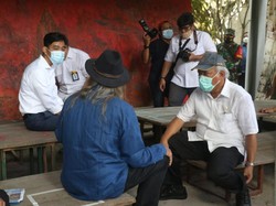 Viral Gibran Duduk di Atas Meja Depan Menteri Basuki, Begini Faktanya