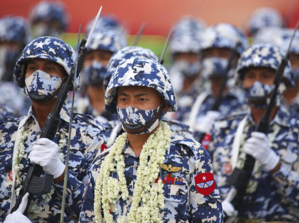 Pakai Heli, Tentara Myanmar Tembaki Warga dari Udara Pakai Heli, Tentara Myanmar Tembaki Warga dari Udara